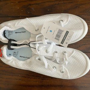 Time and Tru Women's Scrunchback Sneakers